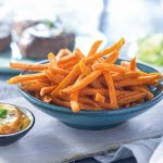 Lamb-Weston-SP-Shoestring-with-Sriracha-dip