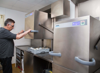 Steamless warewasher creates cool climate for Wintergarden restaurant