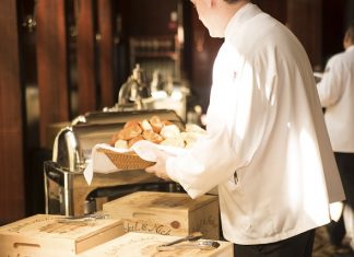 The UK’s No 1 job hiring app offers paid work in a Michelin-starred restaurant. Job seekers