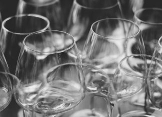 Crystaltech glasswashing – Clean glass & tableware is crucial