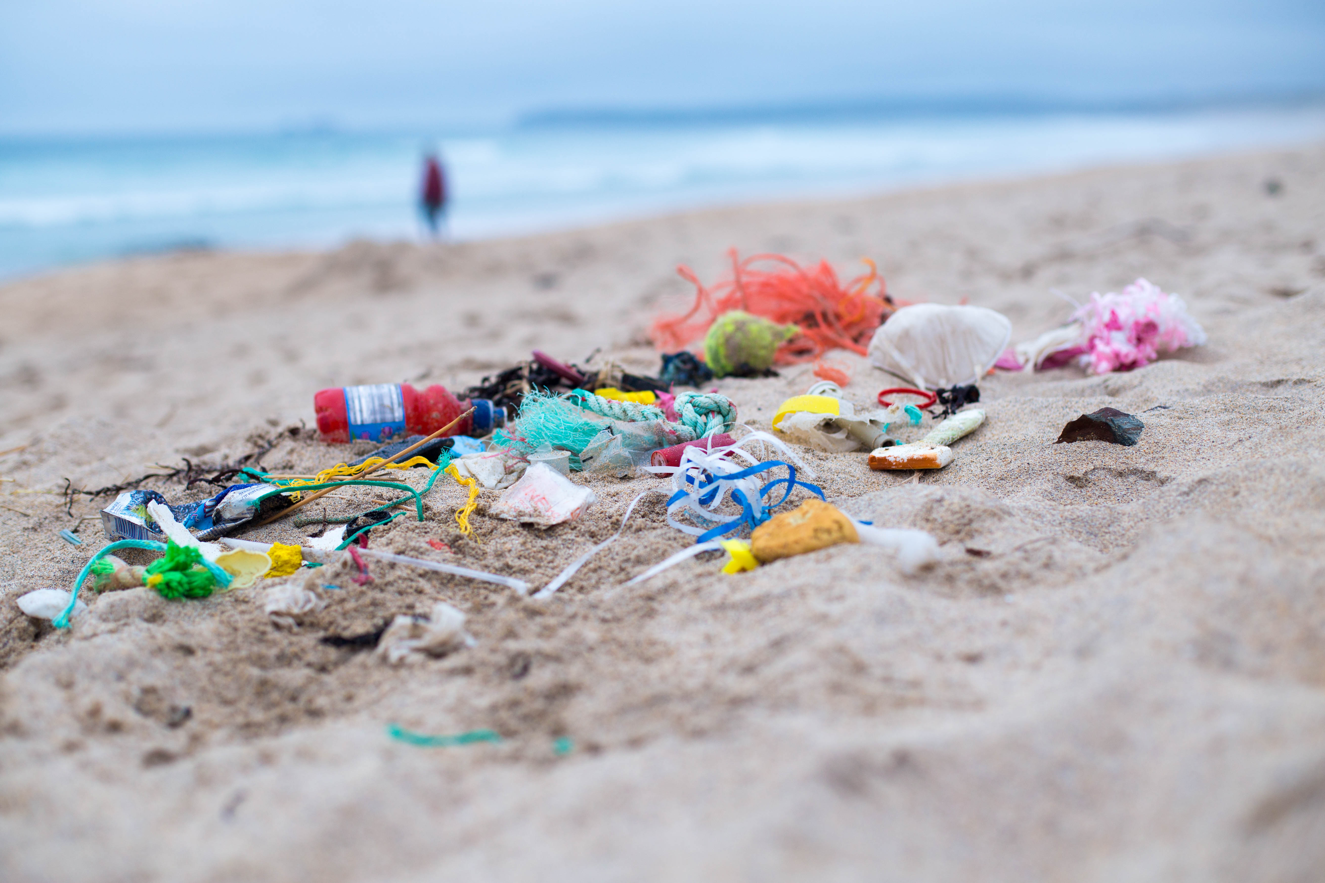 Beach clean up. Чистка пляжа. Миниатюрные игрушки пляж. Clean Beach. Rubbish on the Beach.