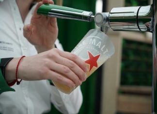 HEINEKEN UK delists all PET bottles from its On-trade network, saving over 170 tonnes of plastic per year